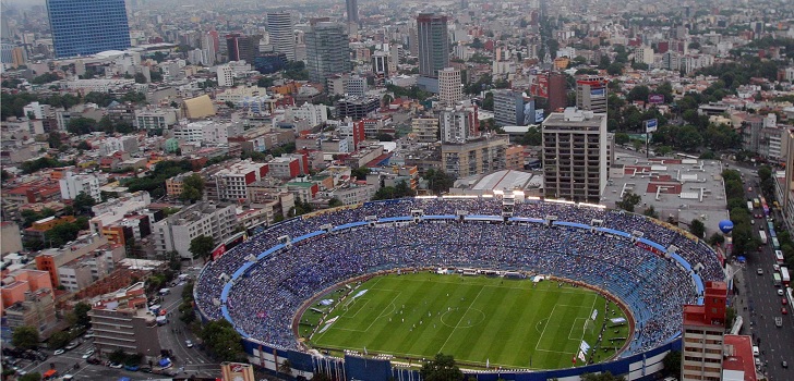 Sordo Madaleno ‘toma’ el Estadio Azul de Ciudad de México para abrir otro centro comercial