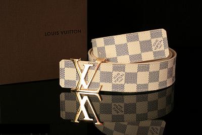 lvmh/LVMH Cinturón Louis Vuitton (Tony M... via Flickr).jpg