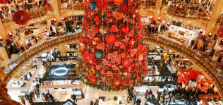 La afluencia a los centros comerciales repunta al calor de las compras navideñas