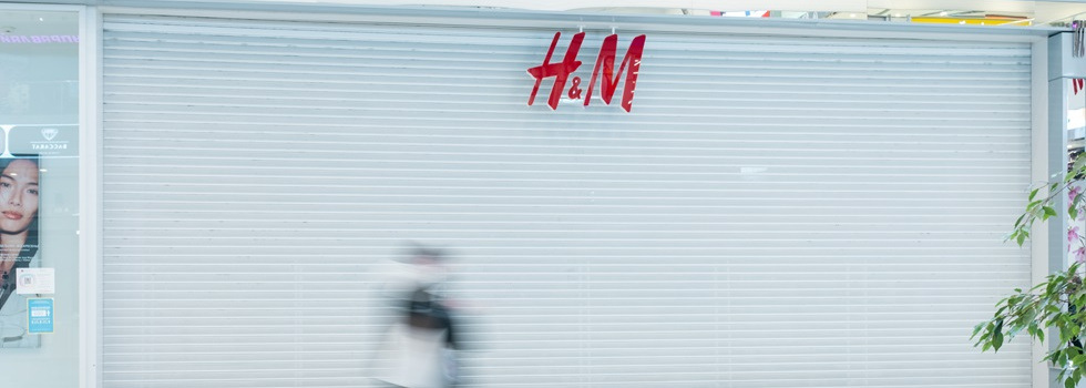 H&M apuesta por elevar su posicionamiento y colabora con la parisina de lujo Rokh