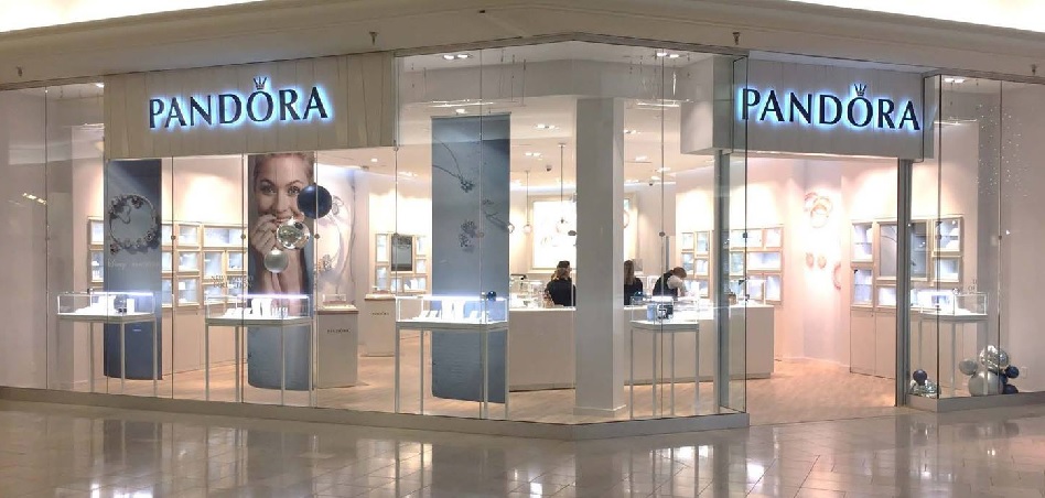 Pandora disminuye sus ventas un 5% pero se dispara un 89% online en 112 millones de euros