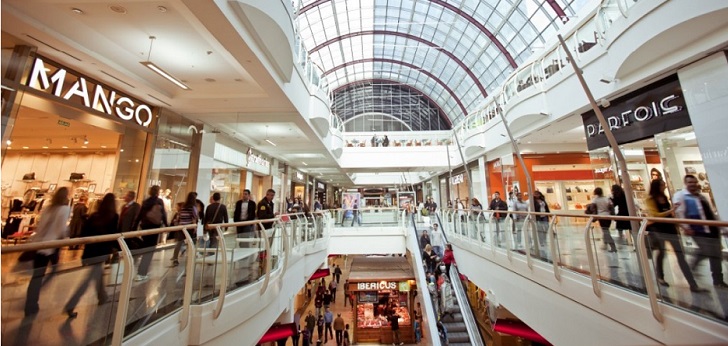 La afluencia en los centros comerciales retrocede en octubre con una caída del 3,2%
