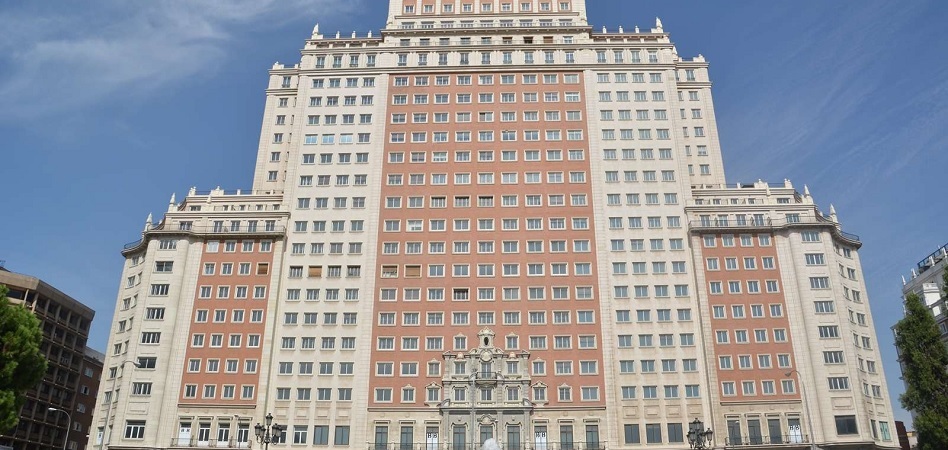 Edificio España, cuatro ‘macrolocales’ buscan inquilino