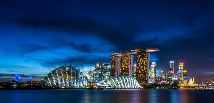 La Unión Europea sigue buscando nuevos aliados: firma un tratado de libre comercio con Singapur