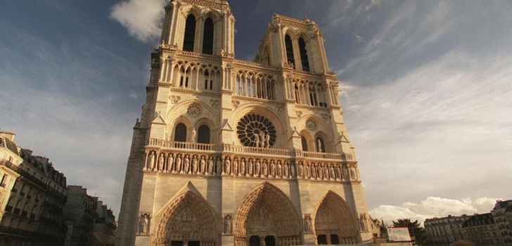 El lujo francés ‘arropa’ a Notre Dame