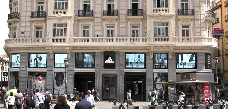 Adidas rompe con su principal franquiciado en España y cierra treinta tiendas