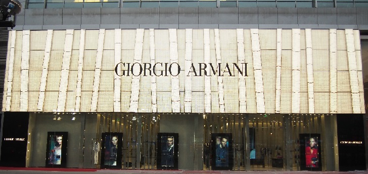 Armani toma el control de su negocio en México y prepara más aperturas de sus tres marcas 