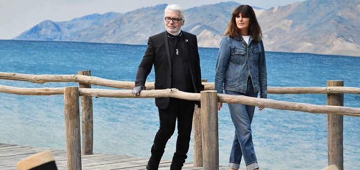 Chanel sitúa a la mano derecha de Lagerfeld al frente de la dirección creativa