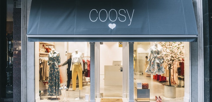 Coosy sube la persiana de una tienda en Santander y roza los tres millones de euros 