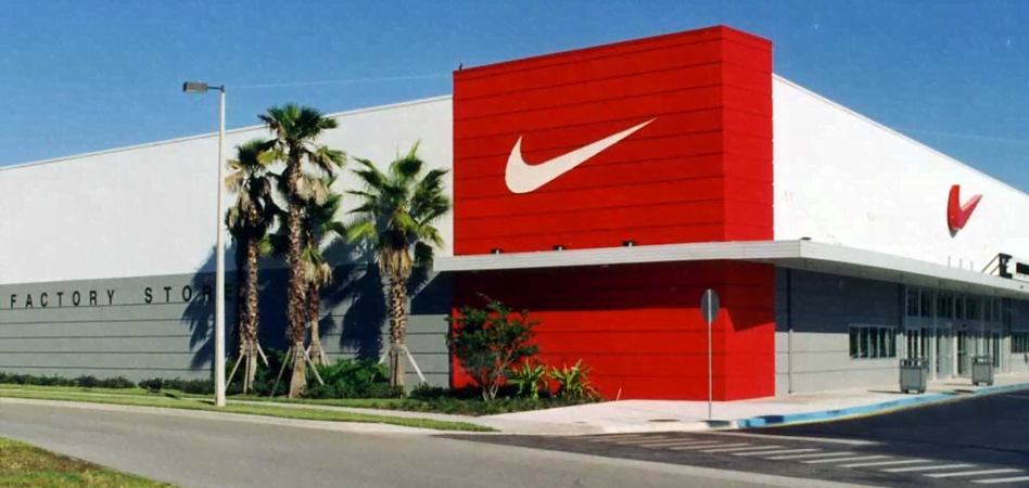 pala Cirugía malla Nike encara la reestructuración: prevé despedir a 1.400 trabajadores en  todo el mundo | Modaes