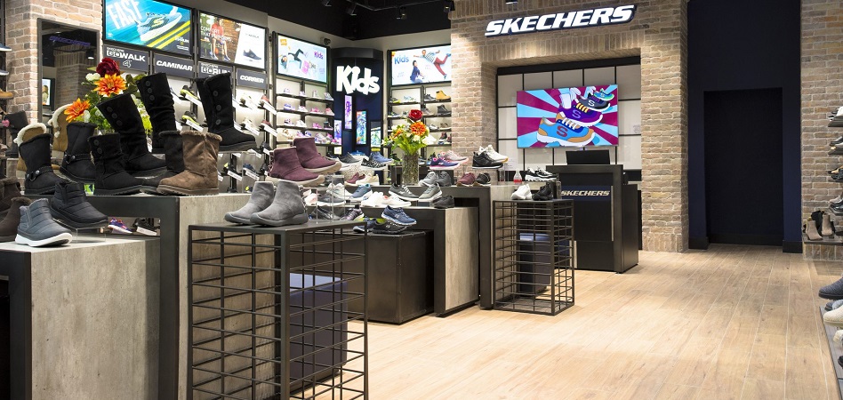 Skechers pisa asfalto: abre primera tienda a pie de calle en | Modaes