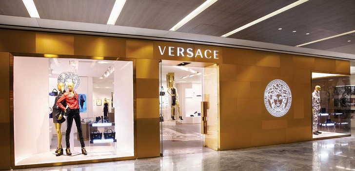 Michael Kors arma la cúpula de Versace tras su compra: coloca a dos directivos del grupo en finanzas y comercial