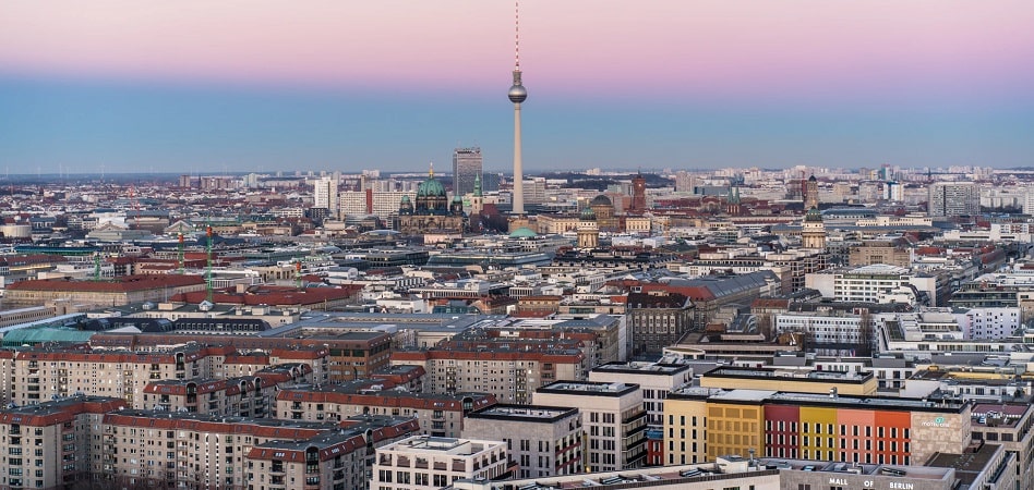 Treinta años en Berlín, catorce en Londres y para siempre en París: cómo se alquilan los locales en Europa
