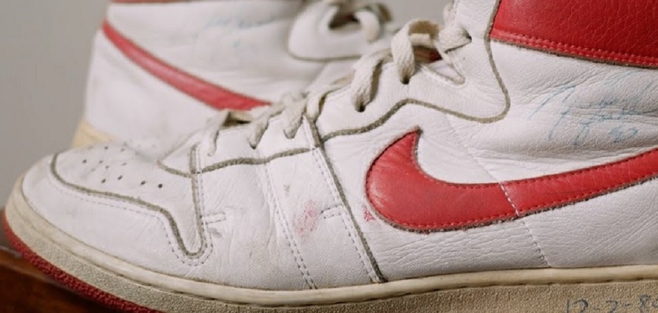 Las zapatillas deportivas de Michael Jordan, a precio de oro