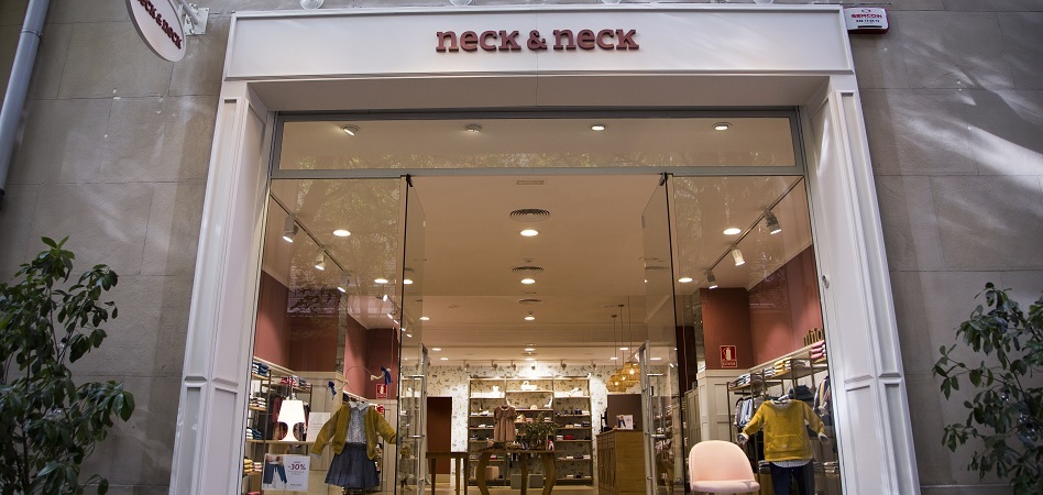 Neck&Neck se protege contra los descuentos con un outlet online propio