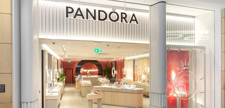 Pandora crece un 32% hasta septiembre y aumenta previsiones 