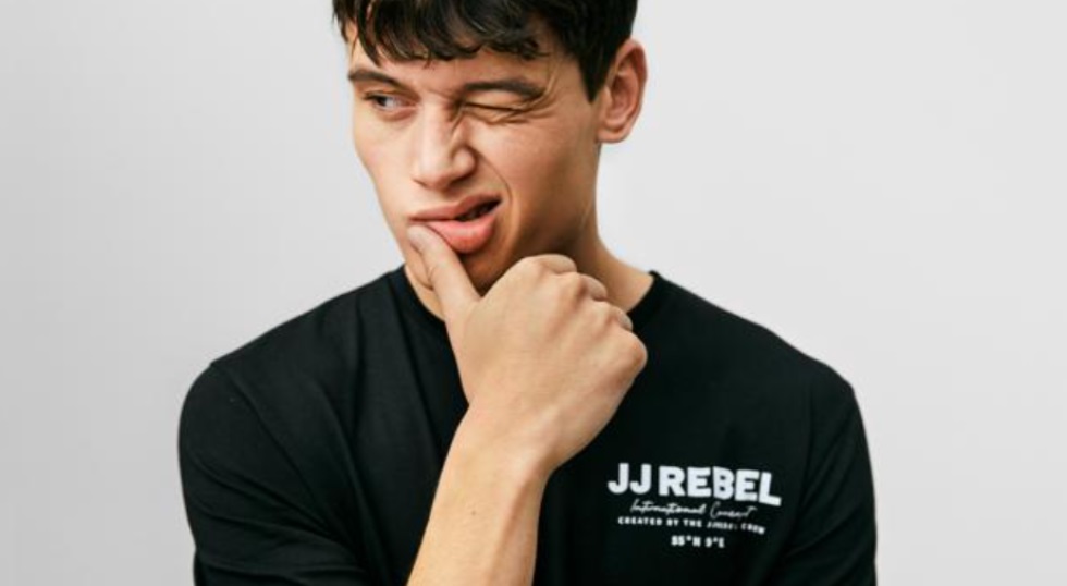 Bestseller apuesta por el precio y se refuerza con la nueva marca JJ Rebel