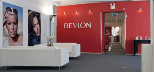 Revlon dibuja su futuro tras comprar Elizabeth Arden para rozar 3.000 millones de dólares en 2016