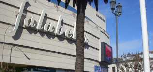 Falabella desploma un 76% su beneficio hasta marzo pese a contener sus ventas