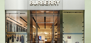 Burberry hunde las ventas en sus tiendas un 48% en el primer trimestre