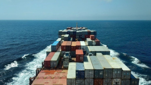 Escala la tensión en el Mar Rojo y cae un 40% el tráfico marítimo desde noviembre 