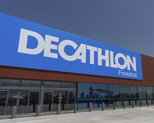 Decathlon firma el nuevo convenio para los más de 10.000 empleados con un alza del 15%