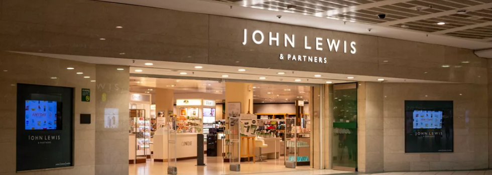 John Lewis vuelve al negro, pero mantiene su ‘no’ a los bonos de sus trabajadores